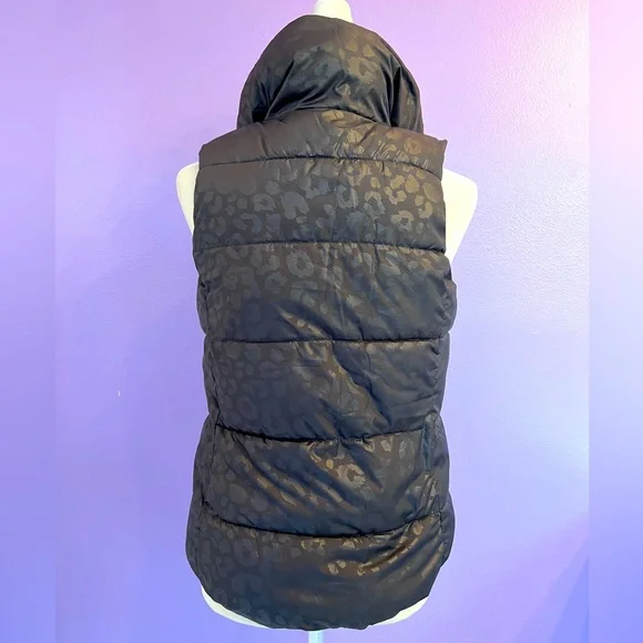 OLD NAVY PUFFY LEOPARD PRINT VEST - Picture 5 of 8